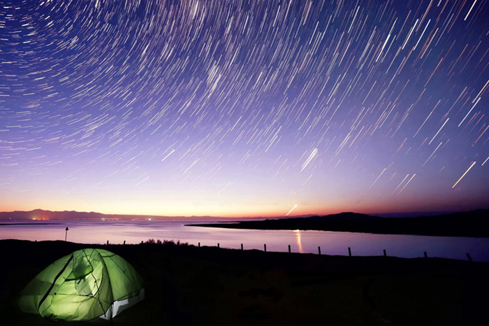 6 星空下的博斯腾湖_副本.jpg