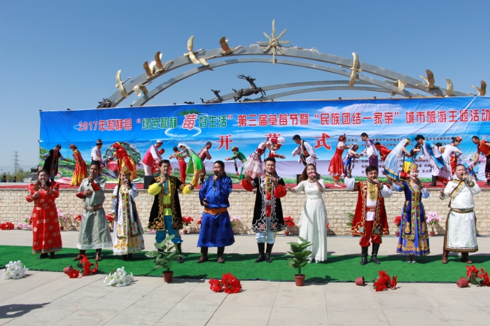 图十六 在各类主题活动中展风采_副本.jpg