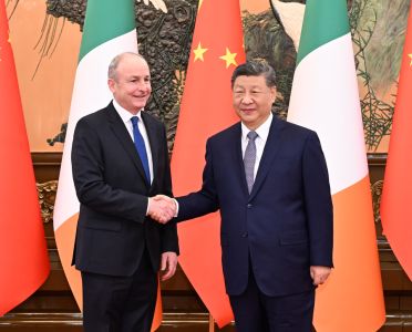 习近平会见爱尔兰总理马丁